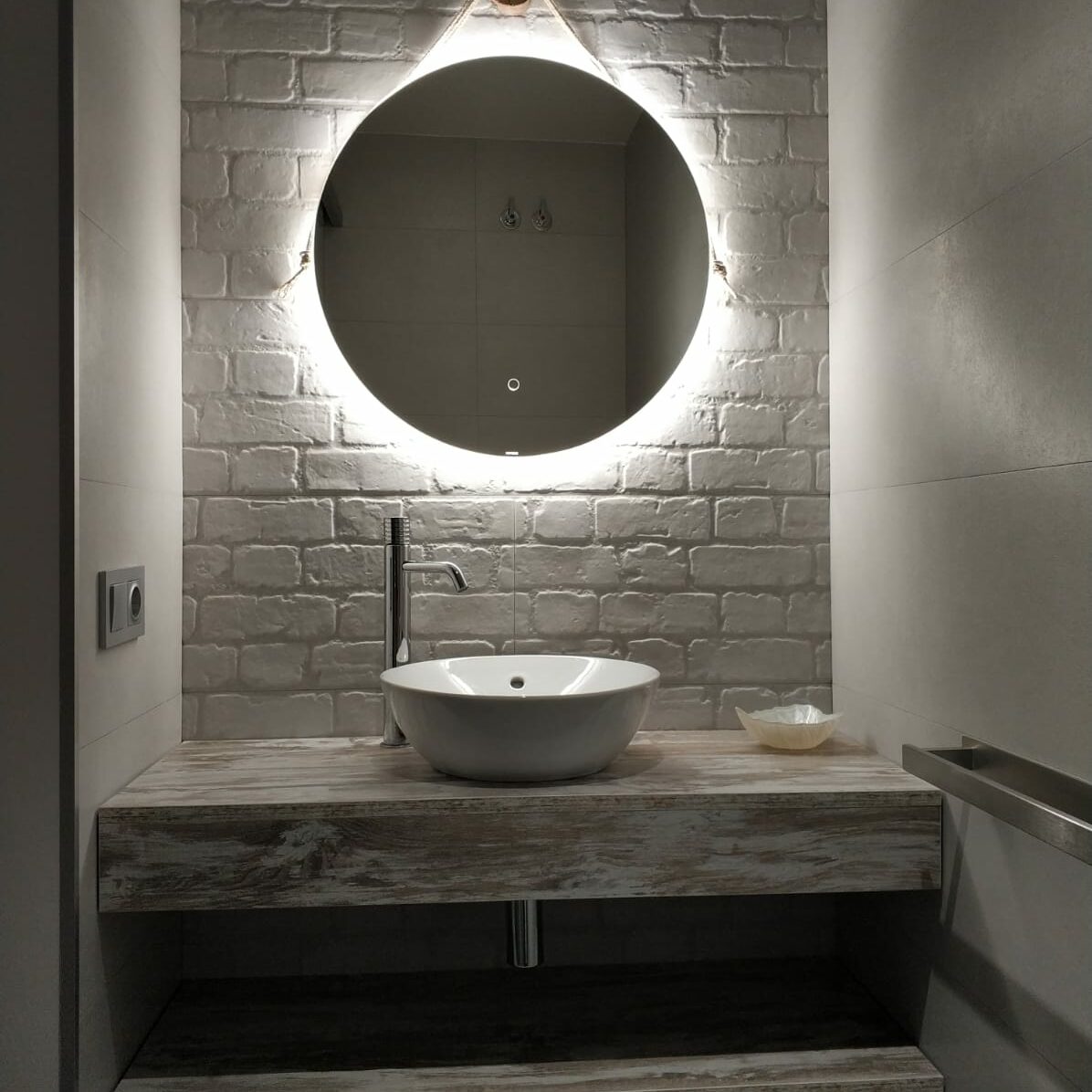 espejo retroiluminado con sensor táctil